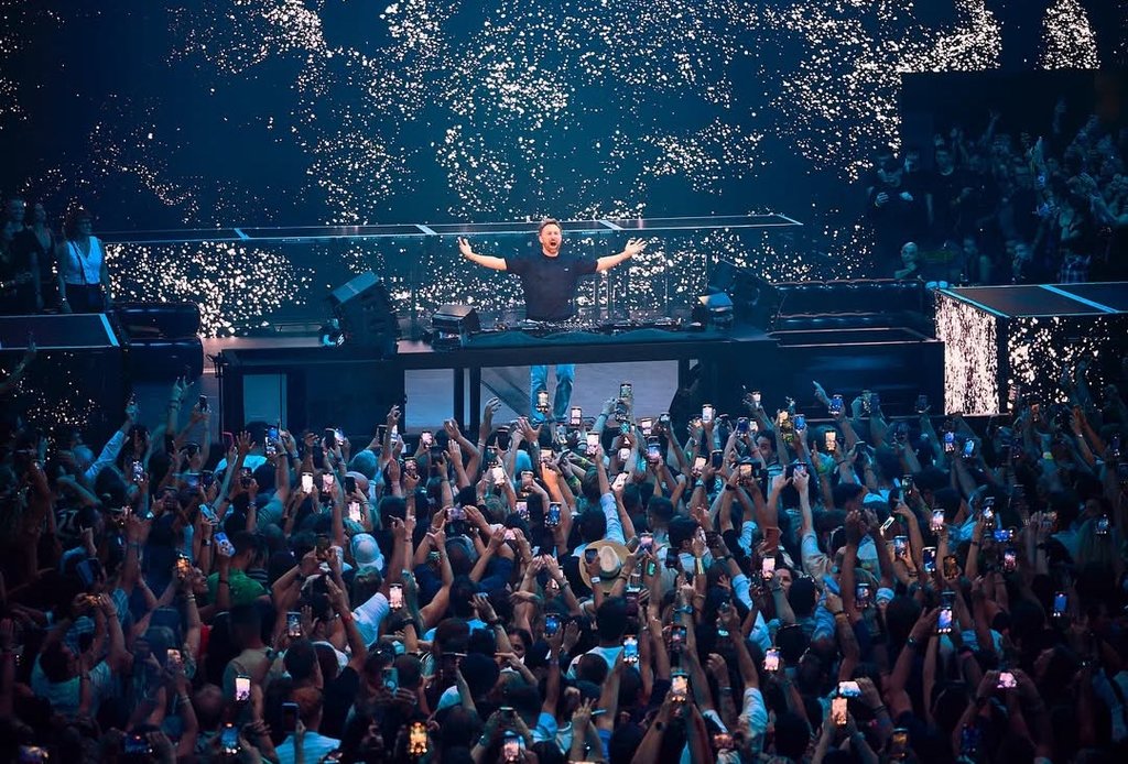 unvrs ibiza bottle service