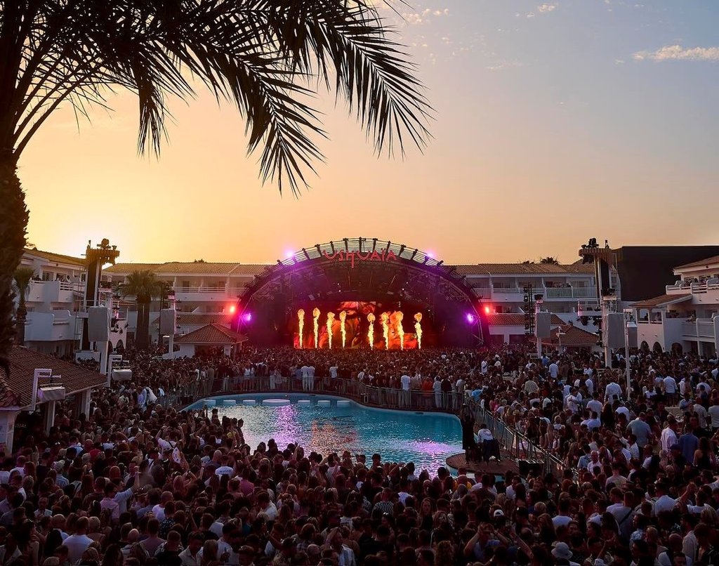 ushuaia bottle service