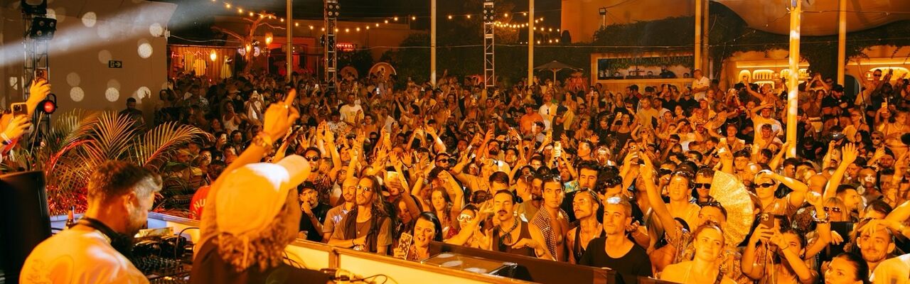 528 Ibiza Table Booking